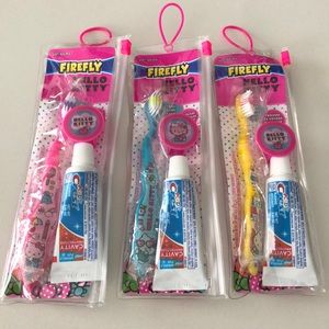 HELLO KITTY SET OF 3 CHILDREN TOOTHBRUSH POUCHES NEW
